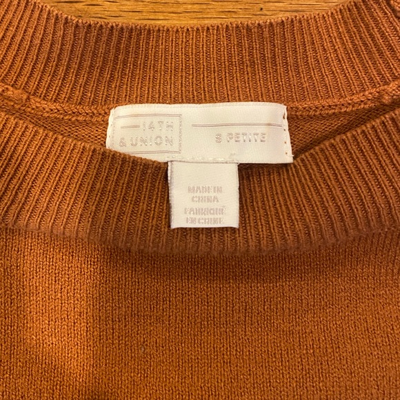 Color Blocking Sweater - Picture 3 of 5